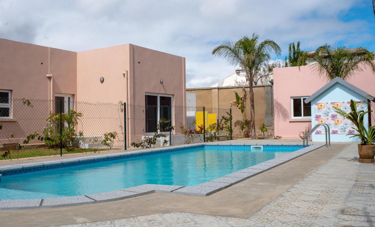 Somptua Garden Apartment Ivato  ภายนอก รูปภาพ