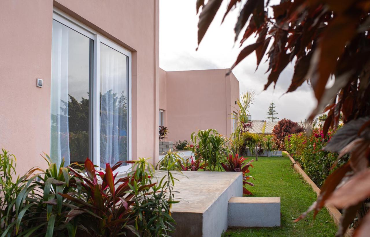 Somptua Garden Apartment Ivato  ภายนอก รูปภาพ