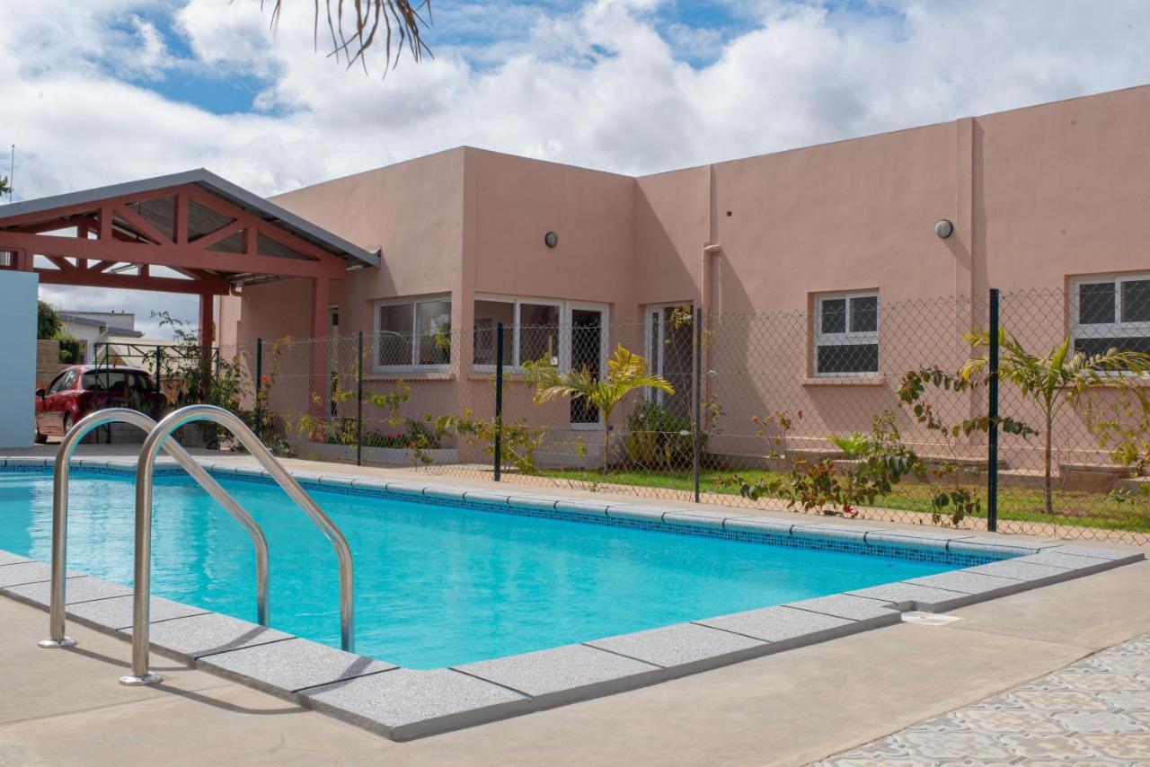 Somptua Garden Apartment Ivato  ภายนอก รูปภาพ