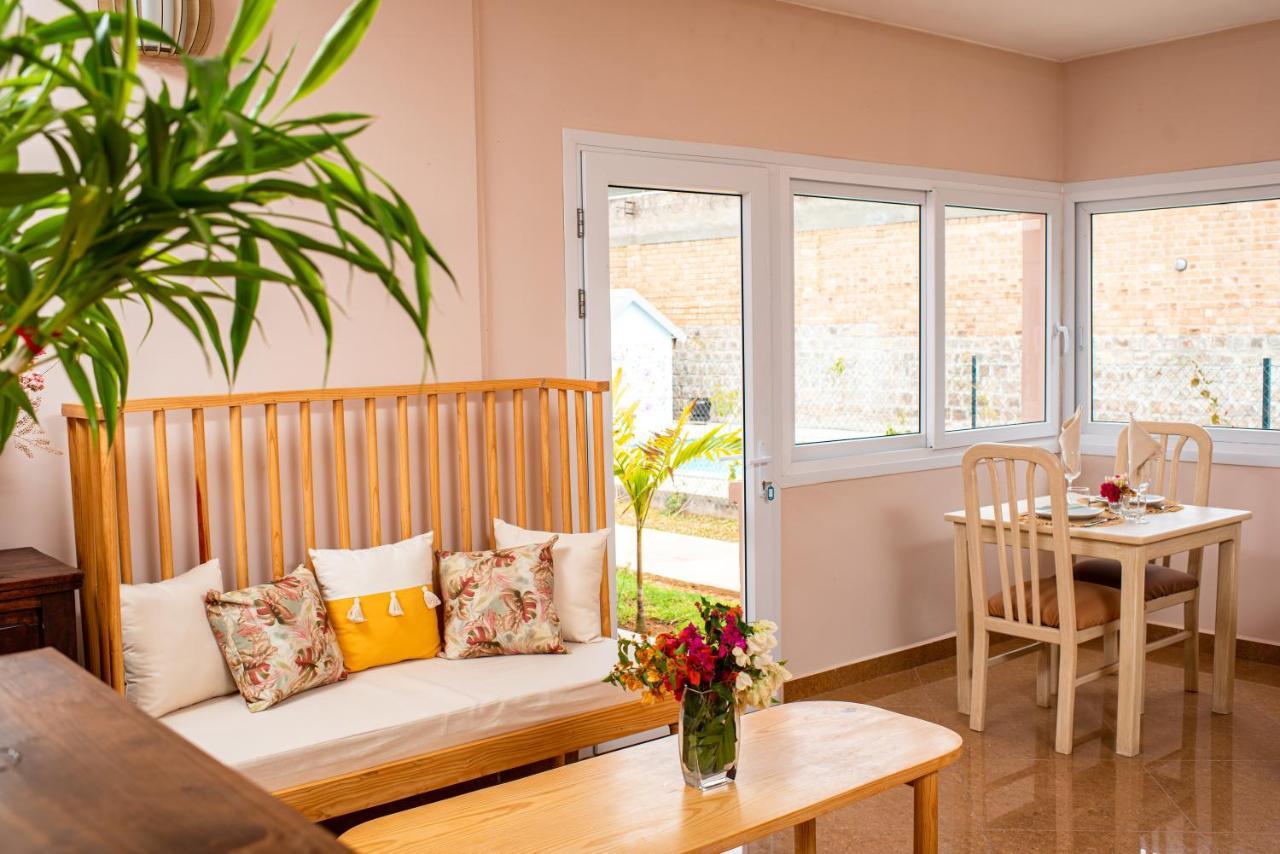 Somptua Garden Apartment Ivato  ภายนอก รูปภาพ