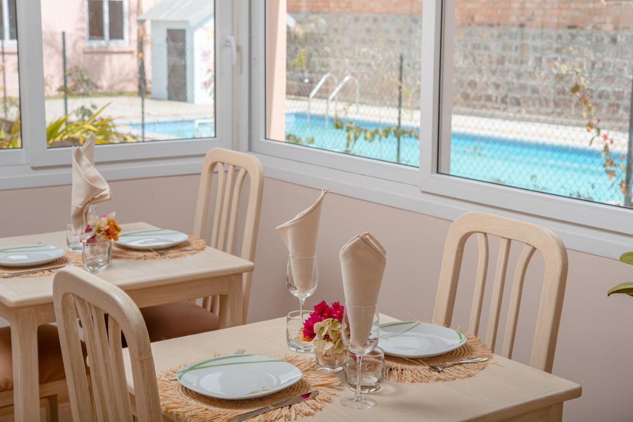Somptua Garden Apartment Ivato  ภายนอก รูปภาพ