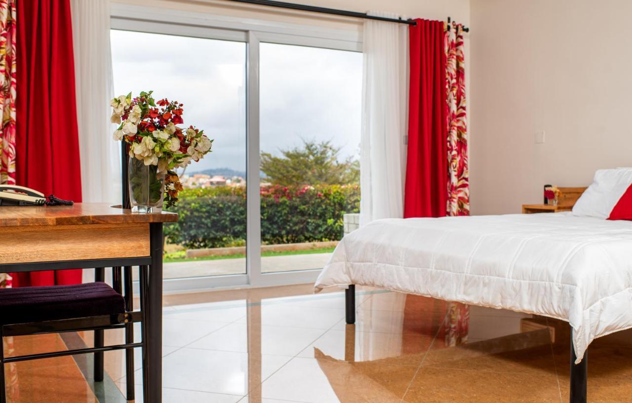 Somptua Garden Apartment Ivato  ภายนอก รูปภาพ