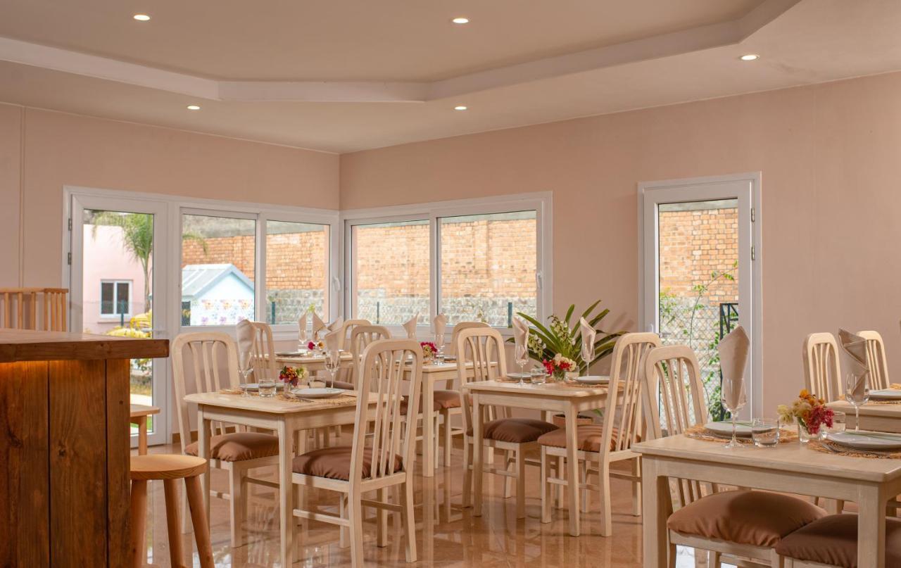 Somptua Garden Apartment Ivato  ภายนอก รูปภาพ