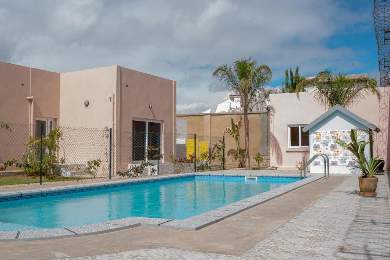 Somptua Garden Apartment Ivato  ภายนอก รูปภาพ
