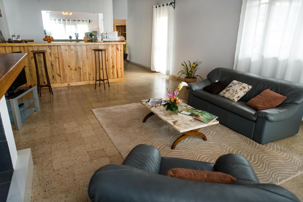 Somptua Garden Apartment Ivato  ภายนอก รูปภาพ